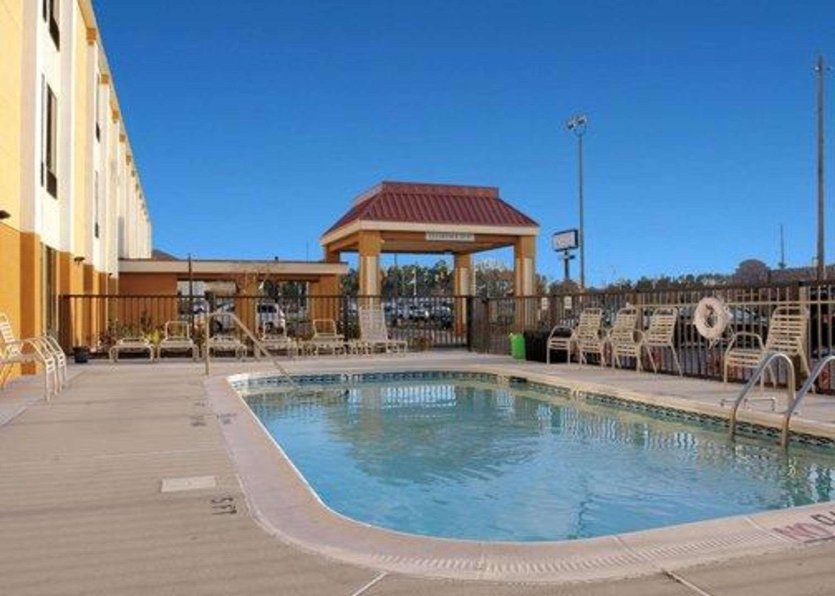 Quality Inn Jacksonville Near Camp Lejeune Ngoại thất bức ảnh